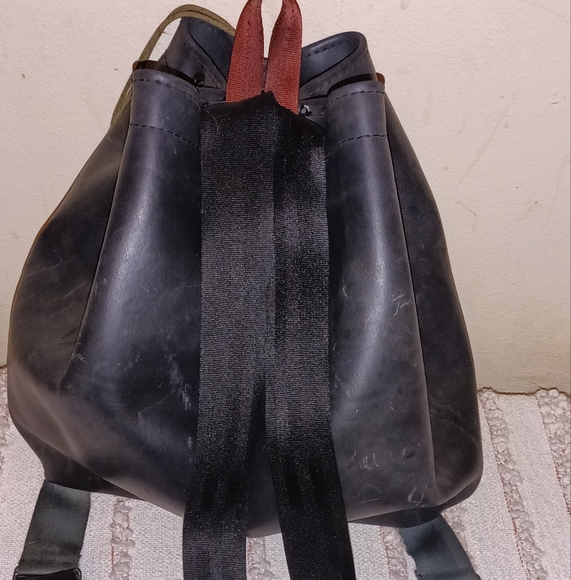 Very Rare Little Earth Recycle Invention Backpack, License Plate - Picture 5 of 7